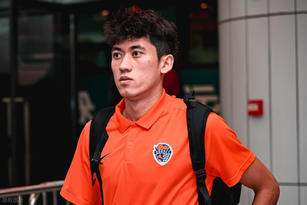 新2网址-1比1！山东鲁能球迷笑醒了，新援刚入队就进球，成为韩鹏掌上宝