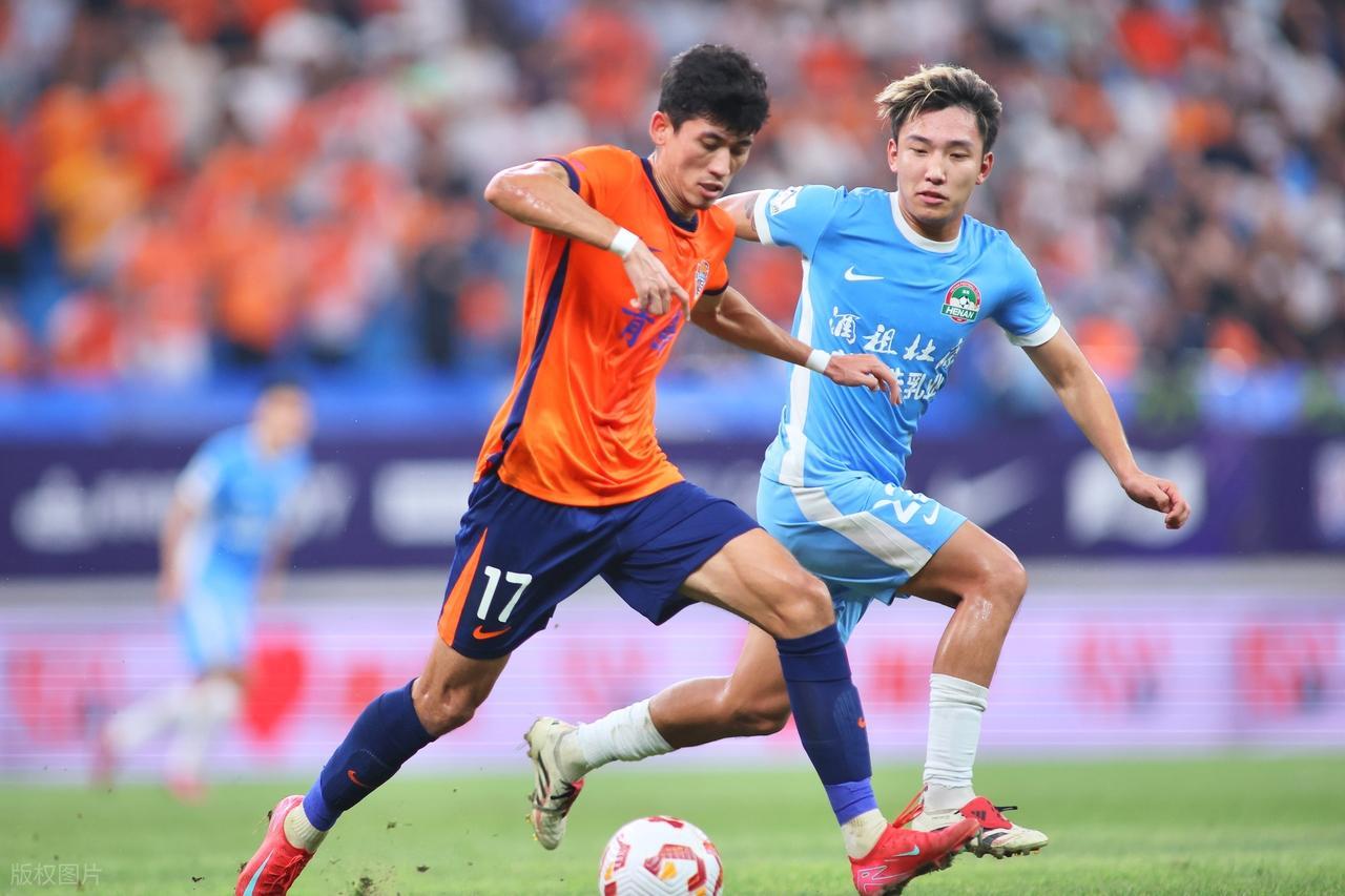 新2网址-1比1！山东鲁能球迷笑醒了，新援刚入队就进球，成为韩鹏掌上宝