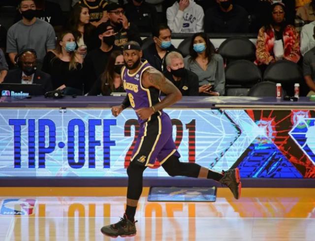 新2网址-连败后湖人外患不减更添内忧 老詹：必须保持积极