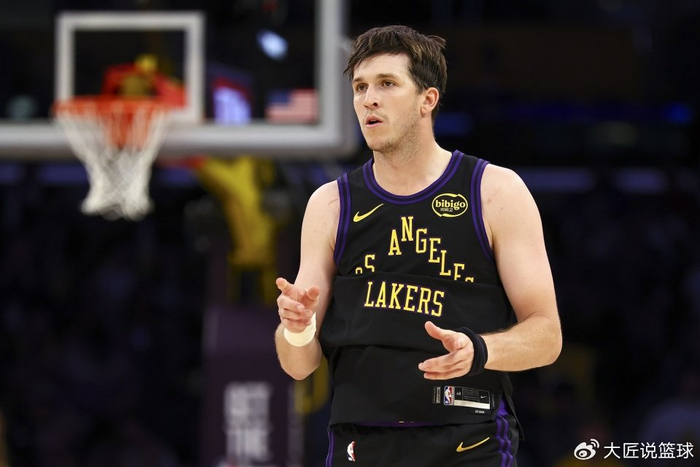 3首轮追字母+2.4亿续小里!队记曝湖人计划 詹姆斯时代真要结束了|吉安尼斯·安特托孔波|里夫斯|紫金军团|东契奇|洛杉矶湖人队_新浪体育_新浪新闻