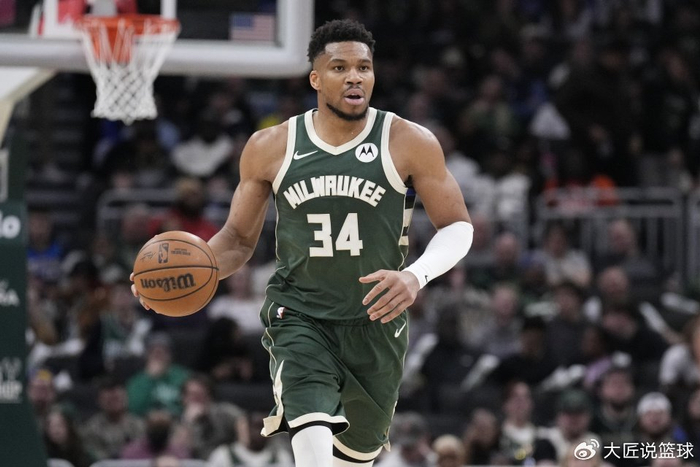 3首轮追字母+2.4亿续小里!队记曝湖人计划 詹姆斯时代真要结束了|吉安尼斯·安特托孔波|里夫斯|紫金军团|东契奇|洛杉矶湖人队_新浪体育_新浪新闻