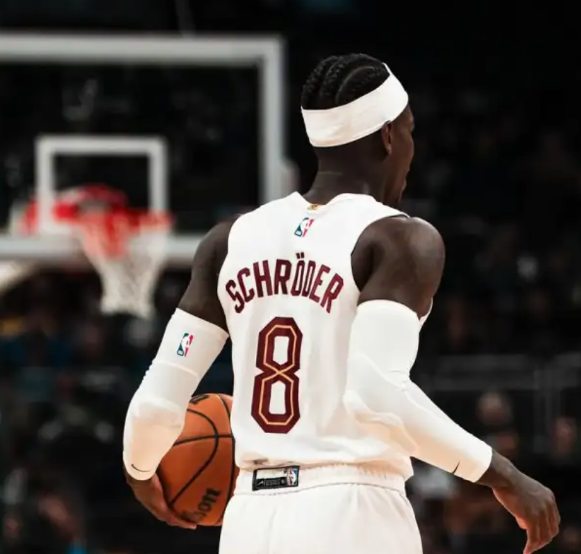 新2网址-骑士113-109活塞2喜2忧!泰森惊喜,替补攻守兼备,阿伦遭膝伤!