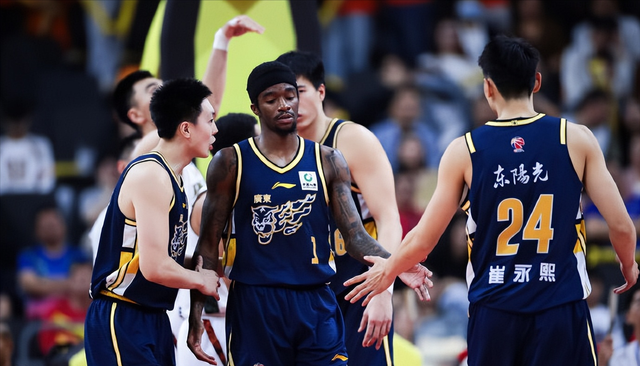 广东宏远有九名球员合同到期！外援或一个不留，杜锋重整阵容